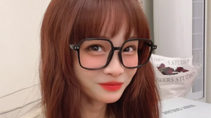 Bạn gái cứ rảnh là hay gặp chuyện?