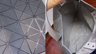 A woman asked her mother to receive an Issey Miyake bag. After unboxing it, her mother complained: 2