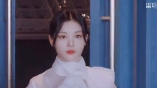 Bộ phim mới của Kim Yoo-jung được ra mắt: Quý cô chaebol đã nghiên cứu thị trường và xuất hiện trong