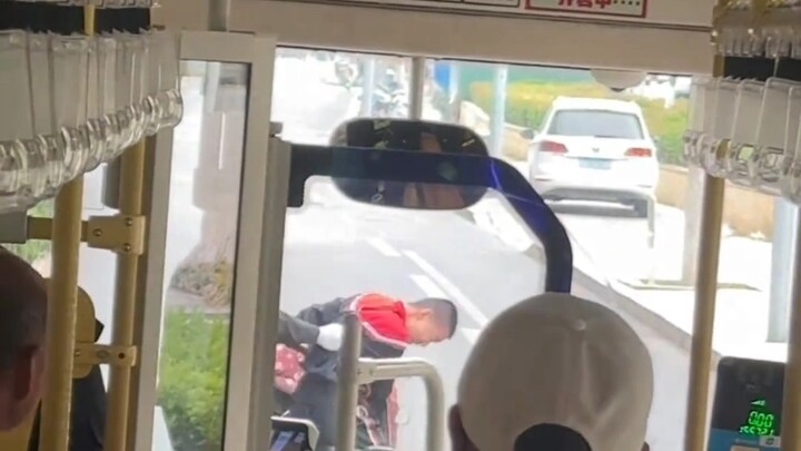 我以为你不敢打我