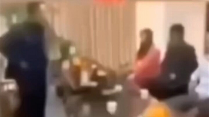 Video nội bộ vụ thịt thiu, thịt đông lạnh trong trường học! Tức giận quá!!!