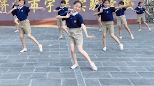 Điệu nhảy này thực sự là thứ tôi không bao giờ chán ~ Các em đã tiến bộ rất nhiều