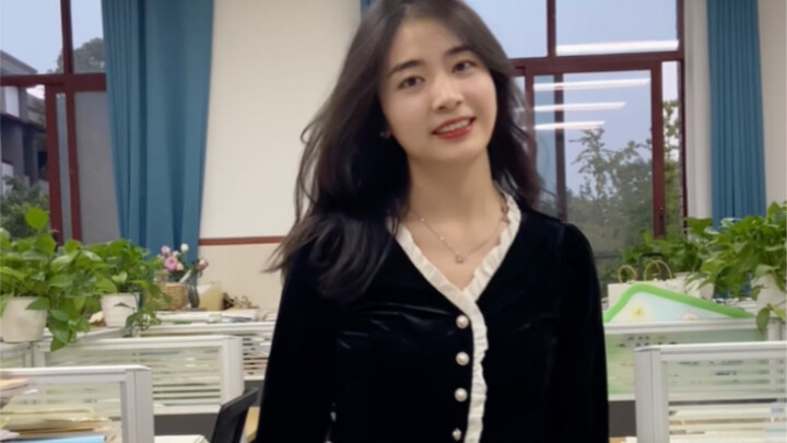 ครูหลังยุค 90 เป็นคนสดใส ร่าเริง และมีความสามารถรอบด้าน