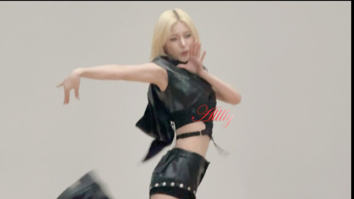 Everyone, come check out Hwang Gyuri's Spaghetti cha🍝