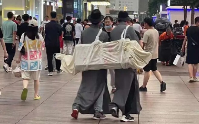 "A heart-wrenching melody, where in the world can I find just one reason!!"