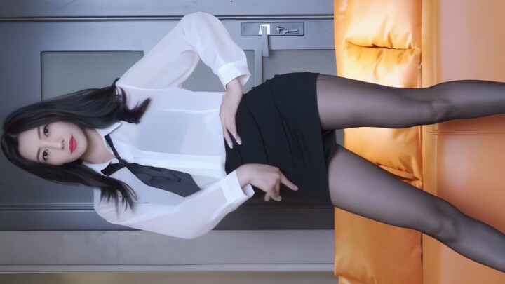 Gao Yuanyuan “Short Skirt”
