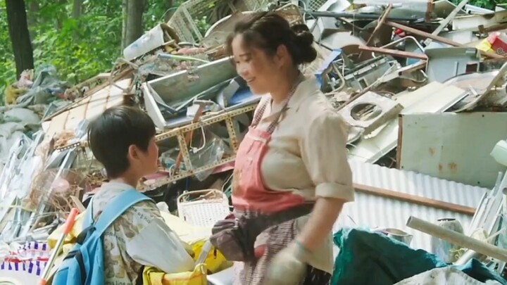 แม่เสียชีวิต พ่อเป็นอัมพาต เด็กชายวัย 8 ขวบต้องแบกรับครอบครัวเพียงลำพัง