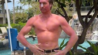 美国游客在夏威夷的一天