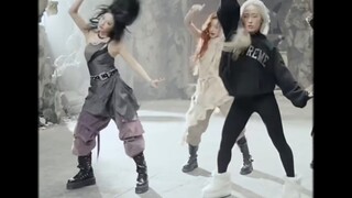 和编舞师Redlic同频共振！看着宁宁的这个震感真的很爽～