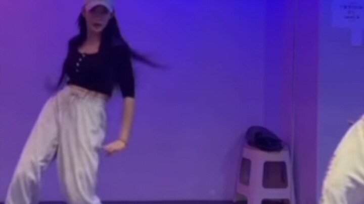 ANS girl group main dancer Liu Zhiyuan's "No man"