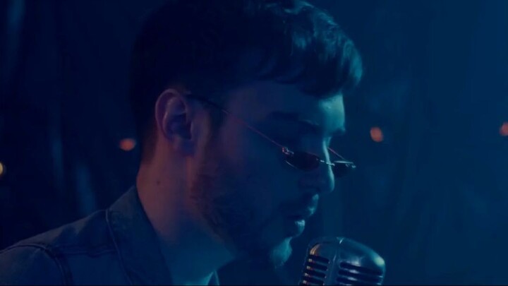 AIRPOD CLICK LINK BELOW