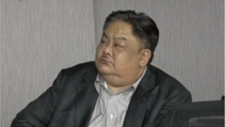 他和他演的角色一样！这一笔一划，是他从警几十年的信仰，也是他绝不放弃的坚守