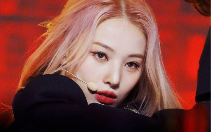 【NMIXX】ท่าทีในการเซ็นลายเซ็นไม่ดีเหรอ? ลดขนาดหน้าจอลงเหรอ? หยุดนะ! วันนี้เรามาอยู่ที่นี่เพื่อเฉลิมฉล