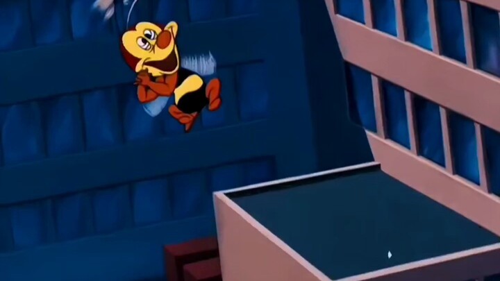 Donald Duck dan si Lebah Kecil bermitra untuk memulai usaha, namun karena cinta mereka malah berbali