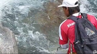 cast net fishing in Nepal | asala fishing | himalayan trout fishing in Nepal | cast netting |