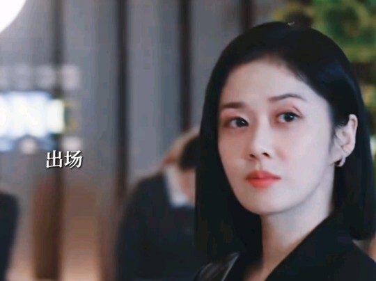 บ้าจริง! จริงๆ แล้วผู้หญิงคนนี้อายุ 43 ปีแล้ว คุณดูไม่ออกเลย