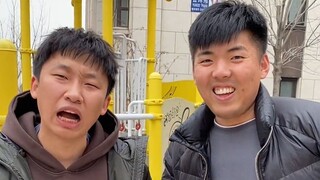 Bạn cùng phòng mà không cùng nhau chịu khổ thì không phải là bạn cùng phòng tốt. Gặp chuyện buồn thì