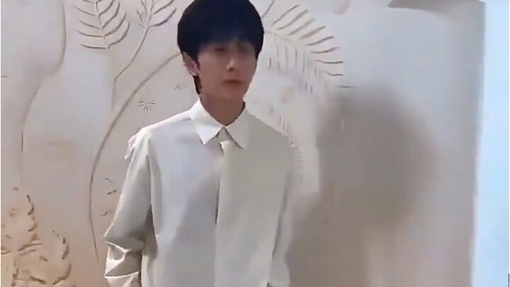 يا للمساعدة! تشنغ يي حقًا نعمة من السماء! أسبوع الموضة في باريس!