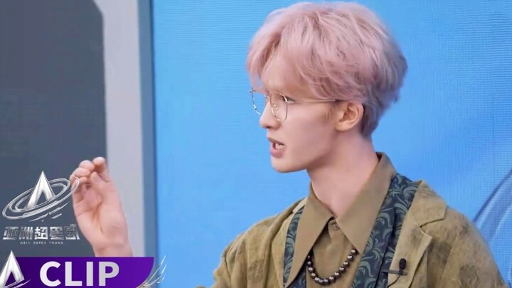 Juri bakpao, Zhu Zhengting, berkomentar: “Kalian delapan pria menari seolah-olah kalian adalah delap