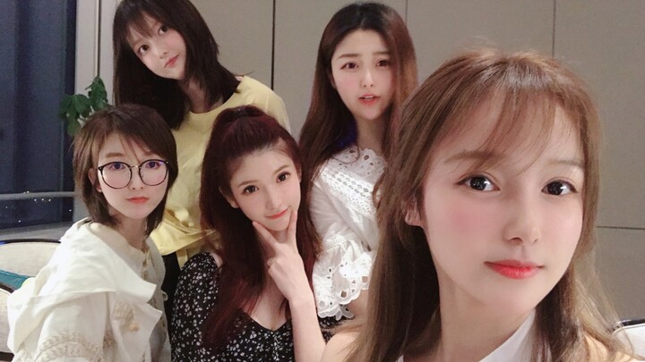 ตั้งแต่ฉันเปิดเผยกลุ่มเพื่อนซี้ของตัวเอง ก็มีคนอยากเป็นเพื่อนกับฉันเยอะขึ้นมากเลย