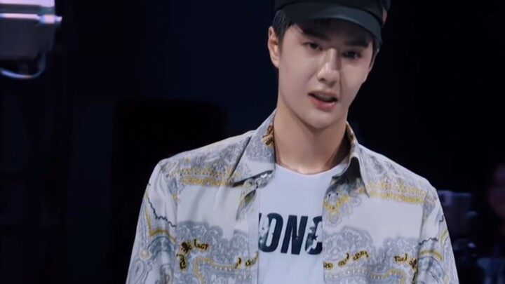 Pria ini benar-benar menakutkan! Apa lagi yang nggak bisa kamu lakukan? Semua jenis musik bisa kamu 