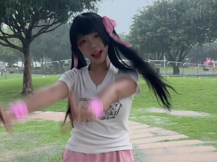 正片途中遇到暴雨拼尽全力无法战胜