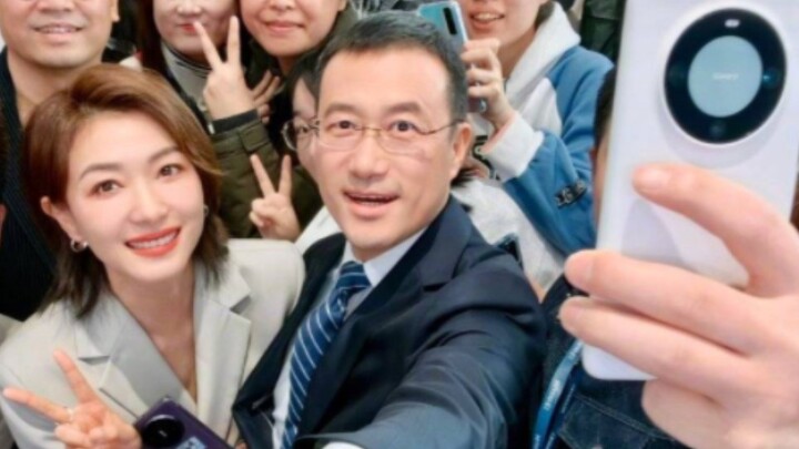 【AITO M9】Wan Qian checks in at the new Huawei flagship store in Taikoo Li Qiantan!