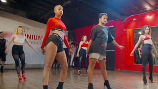 [High Heels God Yanis] How to walk with style? Learn the dance steps! That's the Way Love Goes