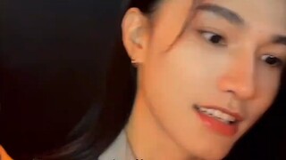 นักออกแบบได้รับรางวัลในงานสัปดาห์แฟชั่นนานาชาติจีน ตอนได้ยินชื่อตัวเองแทบไม่อยากเชื่อเลย