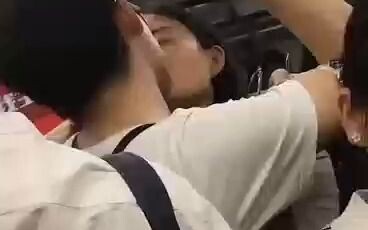 كأنه يدخل أرضًا خالية من السكان.