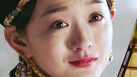 “Everything is fate—no control over even a sliver of it.” “Born to shine on stage!”