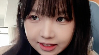 I'm so jealous that my sister was born this cute, unlike me (———)