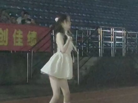 หลังคืนนี้ WeChat ของนักศึกษาสาวคนนี้จะถูกท่วมท้นไปด้วย
