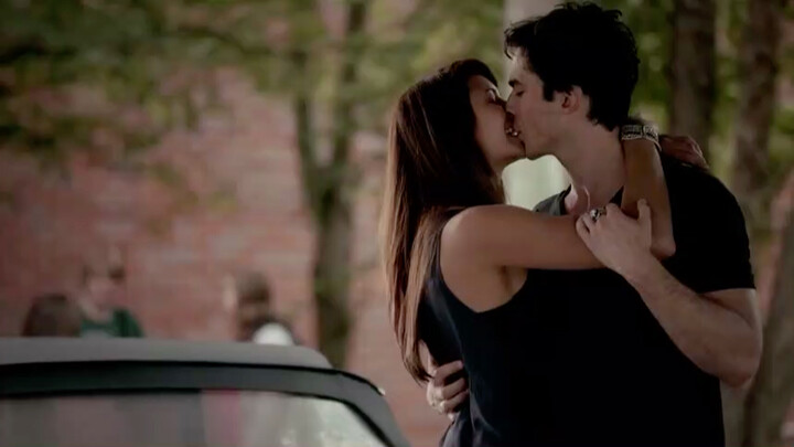 [The Vampire Diaries] Adegan ciuman cemburu Damon