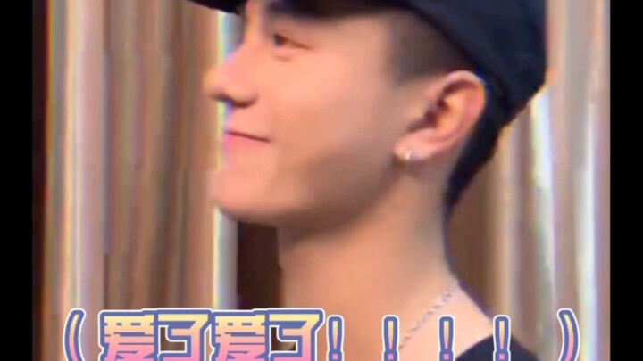 【Qi Yao】Apa yang Terjadi Saat Cewek Pakai Suara Cowok untuk Ngobrol dengan Tiga Pacar Virtual?