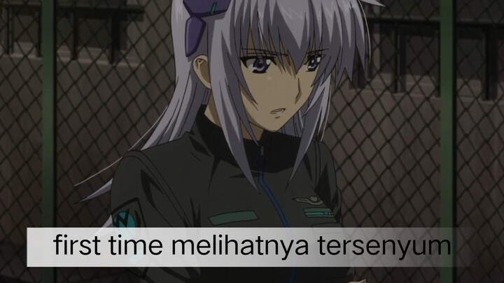 #KompetisiKreasiUnggahan2 , baru kali ini ngeliat Waifu putih besar tersenyum