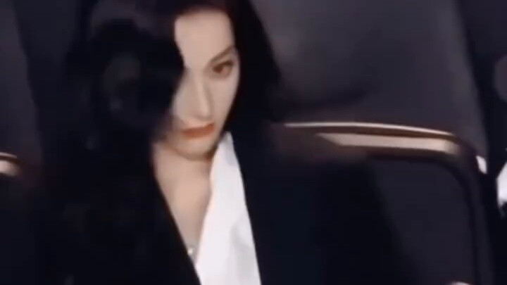 Di Lieba is wearing a black suit, and men and women are killing each other!