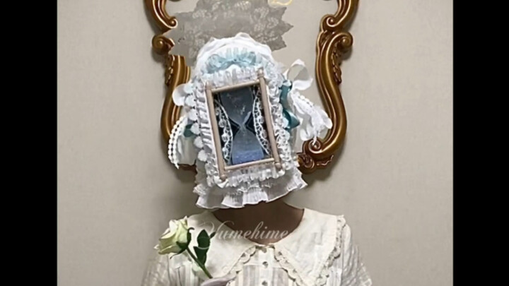 [Strange Head] Falling Through the Cosmos