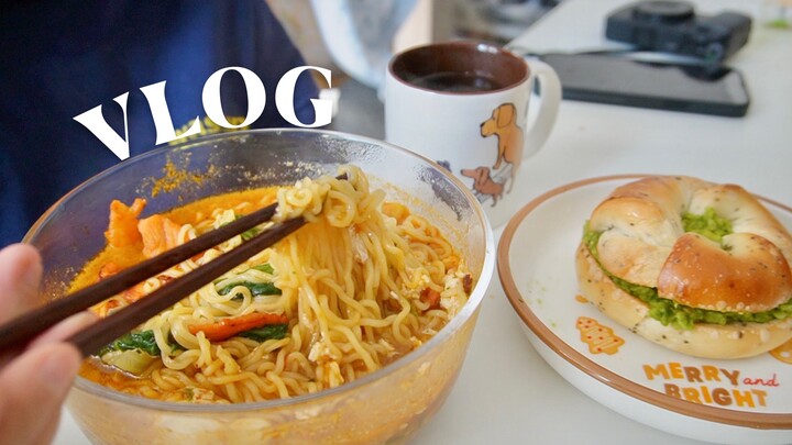ดอรี่｜ความอยากอาหารในหน้าหนาวต้องเป็นแบบสองคน｜บะหมี่เนื้อเผ็ดหอมกรุ่นเสิร์ฟพร้อมเบเกิลอะโวคาโด｜โต๊ะจ