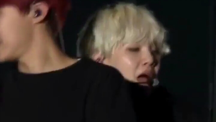มิน ยุนกิ: ฉันจะล้มแล้ว! บี๊บ—