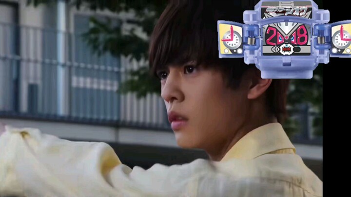 Kamen Rider Gabu Rider Mizore thay thế hiệu ứng âm thanh chuyển đổi của bộ phim gốc (King of Time ~ 