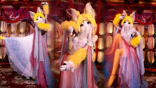 “这次新进贡的异域猫娘，身姿窈窕，实乃绝色！”《月下舞姬》