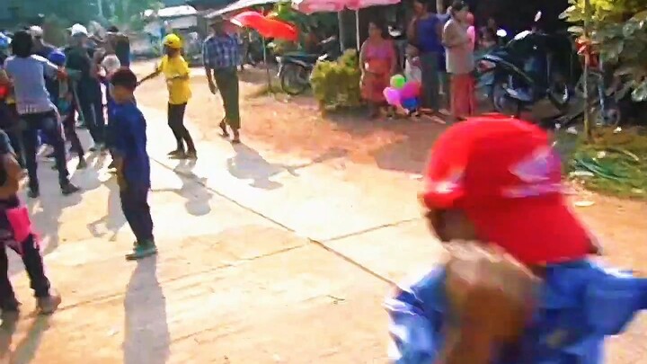 ၁၃ရရ မီးပုံပွဲ(ခ)အ်ှေဒါန် ရောသမမွှေ ဗီဒီယိုရွှေယဉ်ထော