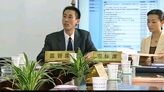 男人工地遇险，竞争对手给帮忙