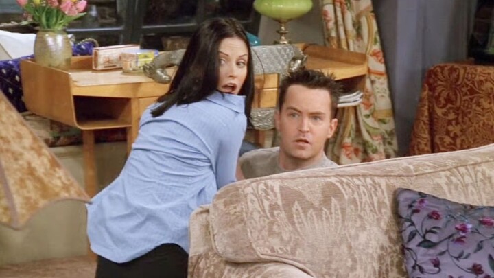 Ross finally realizes: Chandler, let go of my sister!