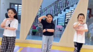 小胖妞又来了