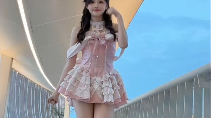 These legs~~~ [Song Xiaorui]