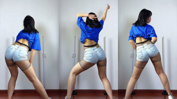 And the sneakers are so hot that they can take off. It's really hot, haha