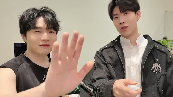 TheShy: Apa yang kamu lakukan?; Rookie: Jangan mengintip [shyのvlog04]