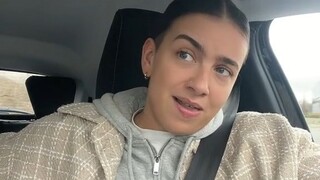 妹子模仿某些男生开车，每个动作都是精心设计过...